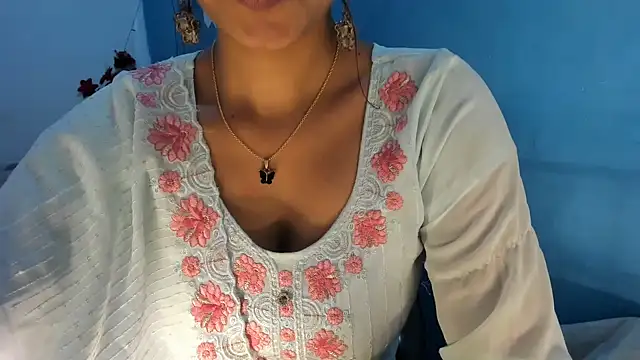 aarjulove online show from April 11, 2026, 7:45 am