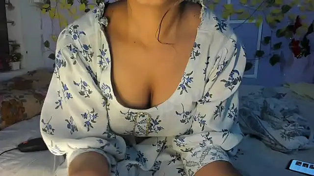aarjulove online show from May 7, 2026, 4:23 pm