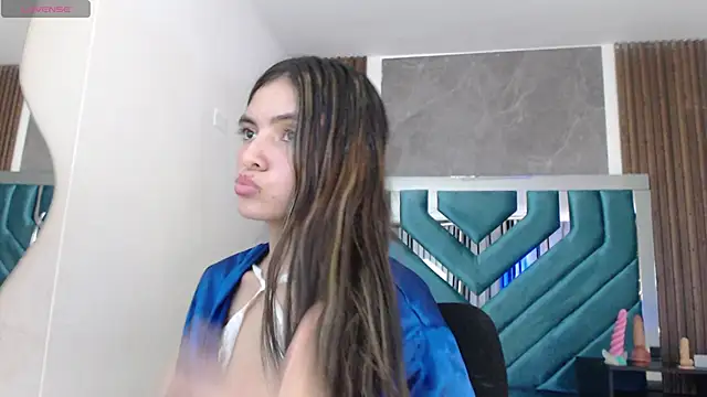 ValeryLargo online show from January 25, 2025, 6:57 pm