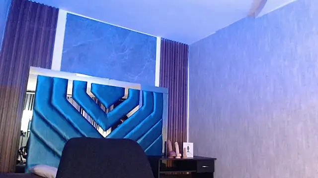 ValeryLargo online show from February 27, 2025, 4:32 pm