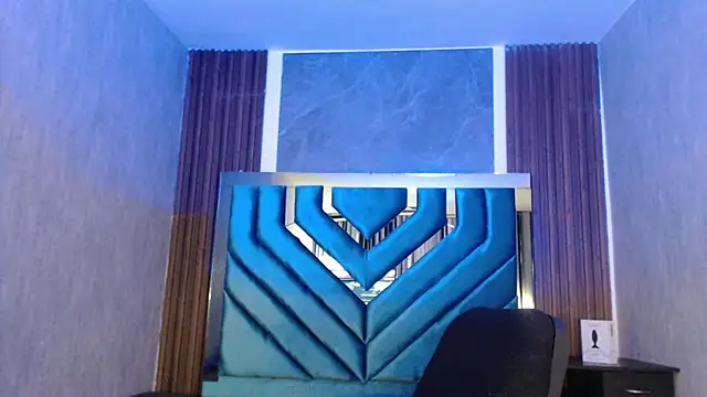 ValeryLargo online show from February 27, 2025, 7:37 pm