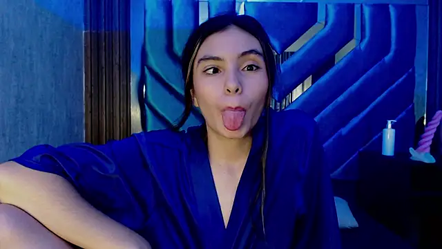 ValeryLargo online show from March 15, 2025, 6:43 pm