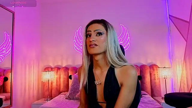 Snapshot of _scarletmoore chatting on September 24, 2025, 7:01 am scarletmoore online show from September 24, 2025, 7:01 am