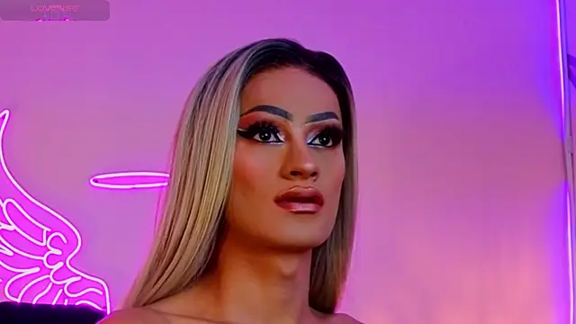 Snapshot of _scarletmoore chatting on October 5, 2025, 9:07 am scarletmoore online show from October 5, 2025, 9:07 am