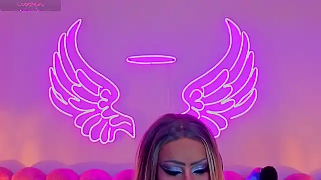 Snapshot of _scarletmoore chatting on October 24, 2025, 9:38 am scarletmoore online show from October 24, 2025, 9:38 am