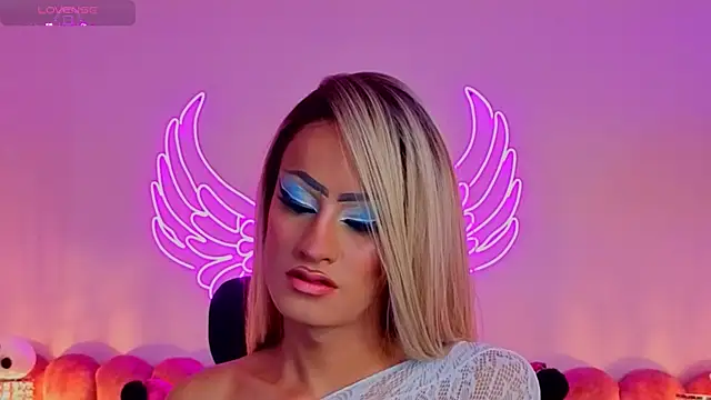 Snapshot of _scarletmoore chatting on October 25, 2025, 1:18 pm scarletmoore online show from October 25, 2025, 1:18 pm