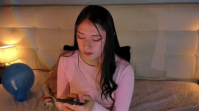 Snapshot of Zowi_Hottiee chatting on September 12, 2025, 2:55 am Zowi Hottiee online show from September 12, 2025, 2:55 am