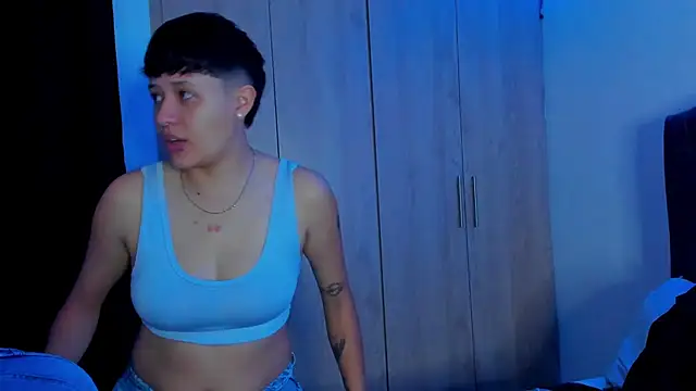 Snapshot of violet_casper_ chatting on February 19, 2025, 10:20 pm violet casper  online show from February 19, 2025, 10:20 pm