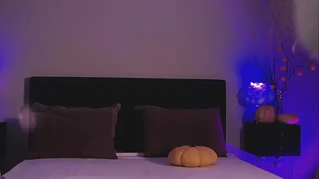 Snapshot of Denise_Garciia chatting on October 10, 2025, 1:21 pm Denise Garciia online show from October 10, 2025, 1:21 pm