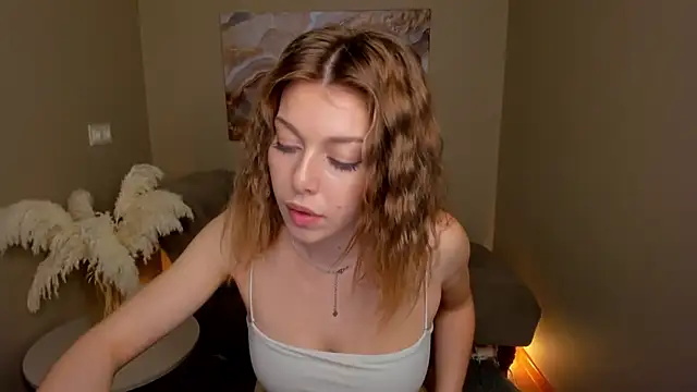 Snapshot of MollyMeltorr chatting on October 17, 2025, 8:39 am MollyMeltorr online show from October 17, 2025, 8:39 am