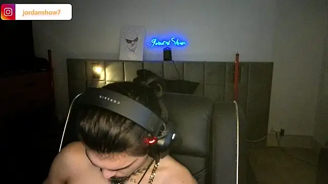 Snapshot of JordanShow chatting on September 17, 2025, 4:08 pm JordanShow online show from September 17, 2025, 4:08 pm