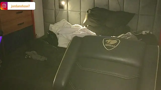 Snapshot of JordanShow chatting on September 18, 2025, 4:14 am JordanShow online show from September 18, 2025, 4:14 am