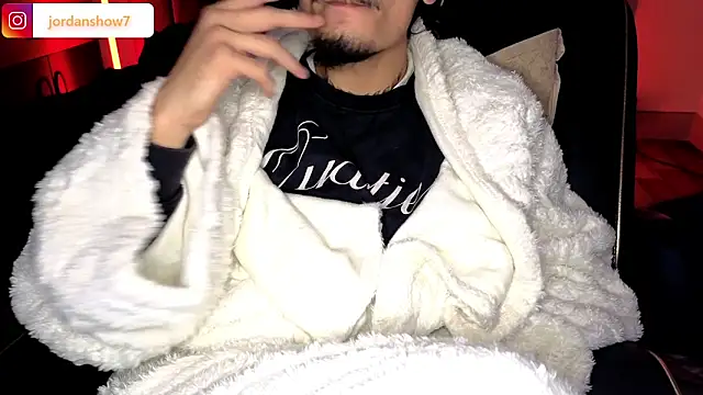 Snapshot of JordanShow chatting on September 28, 2025, 2:44 pm JordanShow online show from September 28, 2025, 2:44 pm