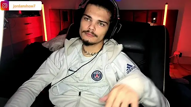 Snapshot of JordanShow chatting on October 1, 2025, 2:34 pm JordanShow online show from October 1, 2025, 2:34 pm