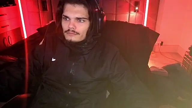 Snapshot of JordanShow chatting on October 4, 2025, 8:18 pm JordanShow online show from October 4, 2025, 8:18 pm