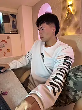 Logan smith1 online show from October 30, 2025, 5:31 am