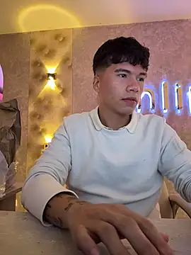 Logan smith1 online show from November 16, 2025, 6:41 am