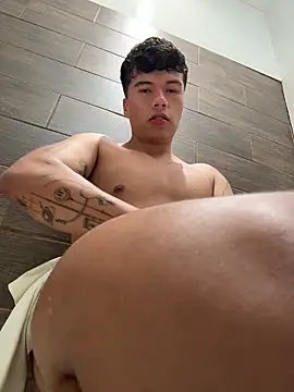 Logan smith1 online show from November 21, 2025, 8:07 pm