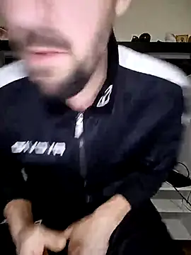 Snapshot of GrofLicno chatting on February 27, 2026, 4:40 pm GrofLicno online show from February 27, 2026, 4:40 pm