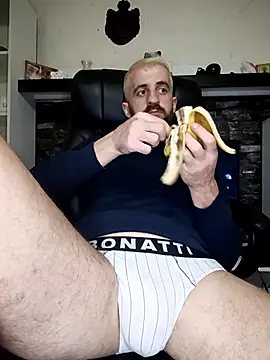 Snapshot of GrofLicno chatting on March 1, 2026, 10:12 pm GrofLicno online show from March 1, 2026, 10:12 pm