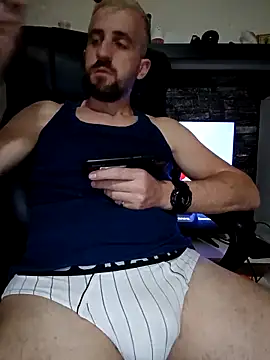 Snapshot of GrofLicno chatting on March 16, 2026, 8:57 pm GrofLicno online show from March 16, 2026, 8:57 pm