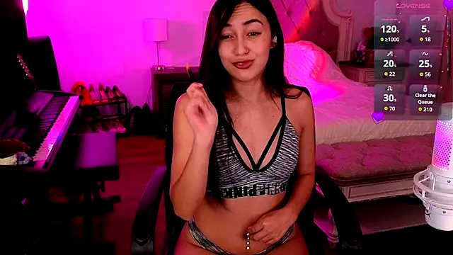 JasmineWinters online show from May 10, 2026, 11:10 pm