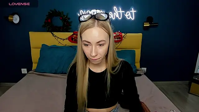 Diana Garrett online show from December 13, 2024, 8:51 am