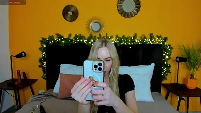 Diana Garrett online show from December 14, 2024, 8:45 am