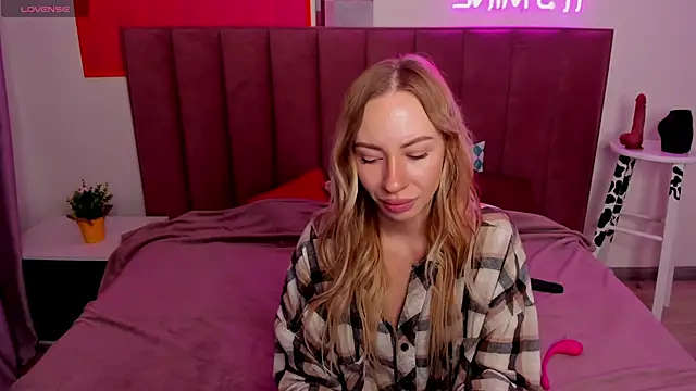 Diana Garrett online show from October 5, 2025, 1:26 am