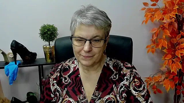 Snapshot of IrisDream chatting on December 19, 2024, 1:29 pm IrisDream online show from December 19, 2024, 1:29 pm