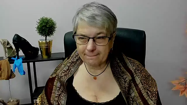 Snapshot of IrisDream chatting on January 3, 2025, 7:16 am IrisDream online show from January 3, 2025, 7:16 am