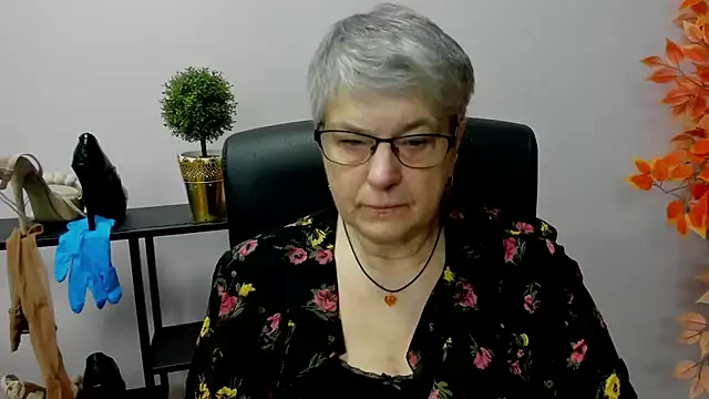 Snapshot of IrisDream chatting on January 7, 2025, 7:10 am IrisDream online show from January 7, 2025, 7:10 am