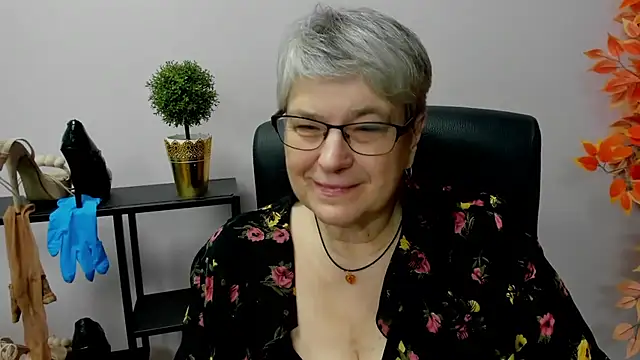 Snapshot of IrisDream chatting on January 7, 2025, 10:54 am IrisDream online show from January 7, 2025, 10:54 am