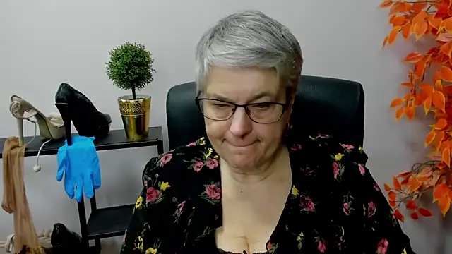 Snapshot of IrisDream chatting on January 8, 2025, 10:59 am IrisDream online show from January 8, 2025, 10:59 am