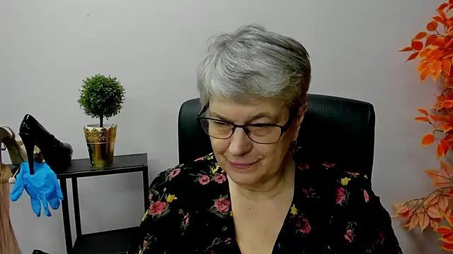 Snapshot of IrisDream chatting on January 13, 2025, 10:47 am IrisDream online show from January 13, 2025, 10:47 am
