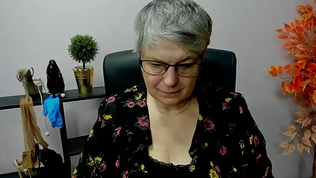 Snapshot of IrisDream chatting on January 14, 2025, 7:38 am IrisDream online show from January 14, 2025, 7:38 am