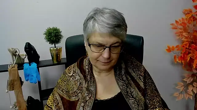 Snapshot of IrisDream chatting on January 15, 2025, 11:00 am IrisDream online show from January 15, 2025, 11:00 am