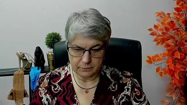 Snapshot of IrisDream chatting on January 20, 2025, 11:13 am IrisDream online show from January 20, 2025, 11:13 am
