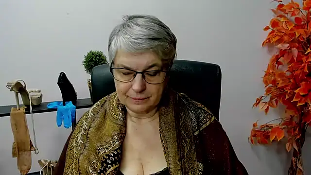 Snapshot of IrisDream chatting on January 21, 2025, 11:03 am IrisDream online show from January 21, 2025, 11:03 am