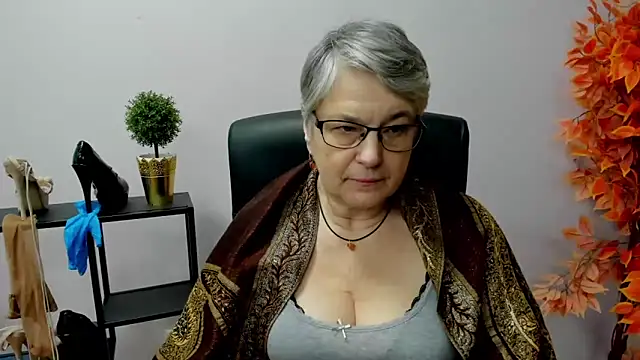 Snapshot of IrisDream chatting on January 29, 2025, 10:48 am IrisDream online show from January 29, 2025, 10:48 am