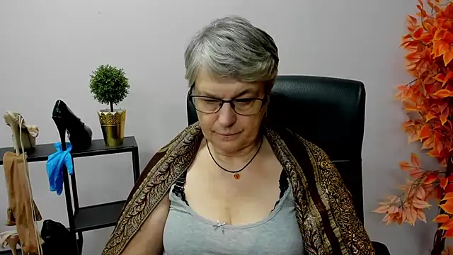 Snapshot of IrisDream chatting on January 29, 2025, 1:49 pm IrisDream online show from January 29, 2025, 1:49 pm