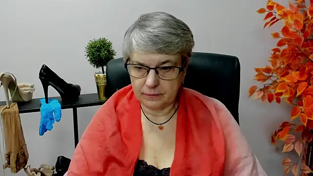 Snapshot of IrisDream chatting on February 4, 2025, 7:18 am IrisDream online show from February 4, 2025, 7:18 am