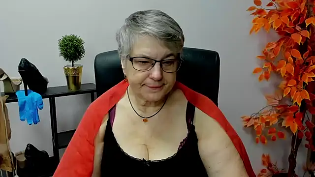Snapshot of IrisDream chatting on February 5, 2025, 7:18 am IrisDream online show from February 5, 2025, 7:18 am
