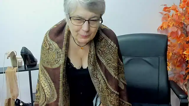 Snapshot of IrisDream chatting on February 11, 2025, 1:41 pm IrisDream online show from February 11, 2025, 1:41 pm