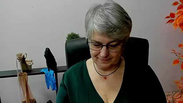Snapshot of IrisDream chatting on February 14, 2025, 10:49 am IrisDream online show from February 14, 2025, 10:49 am