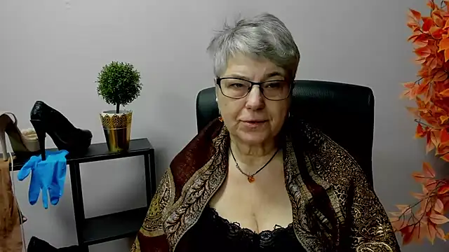 Snapshot of IrisDream chatting on February 20, 2025, 7:12 am IrisDream online show from February 20, 2025, 7:12 am