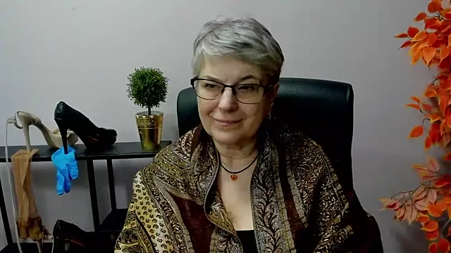 Snapshot of IrisDream chatting on February 25, 2025, 10:58 am IrisDream online show from February 25, 2025, 10:58 am