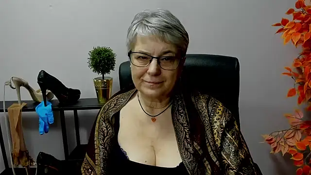 Snapshot of IrisDream chatting on February 25, 2025, 2:00 pm IrisDream online show from February 25, 2025, 2:00 pm