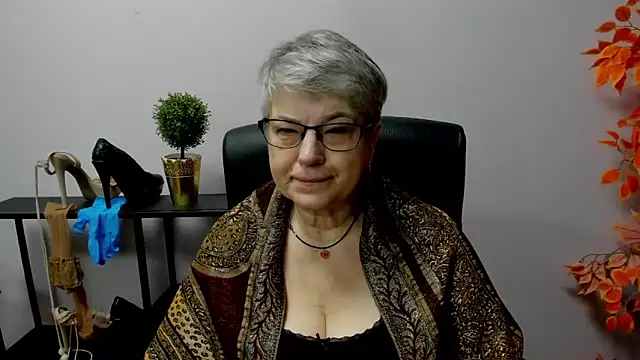Snapshot of IrisDream chatting on February 26, 2025, 7:20 am IrisDream online show from February 26, 2025, 7:20 am