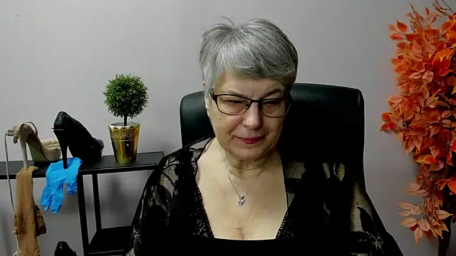 Snapshot of IrisDream chatting on March 4, 2025, 7:19 am IrisDream online show from March 4, 2025, 7:19 am